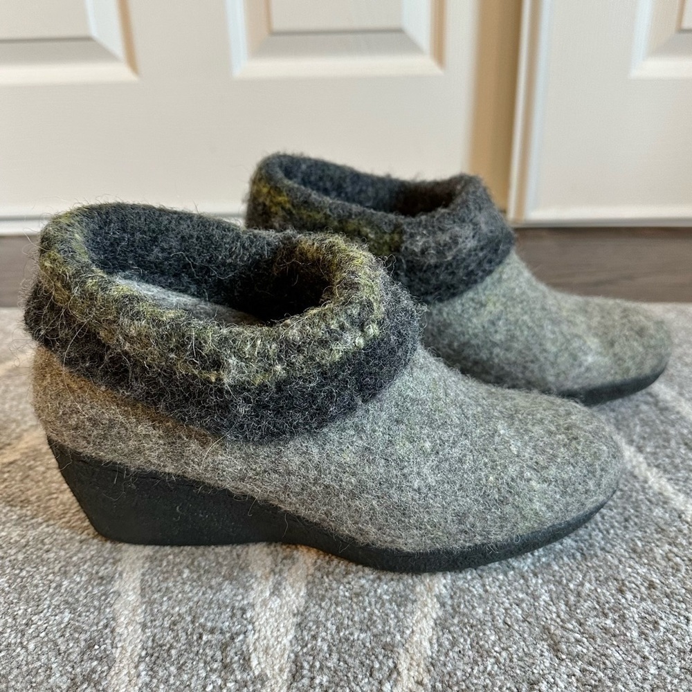 Handmade Gray Felted Wool Ankle Booties